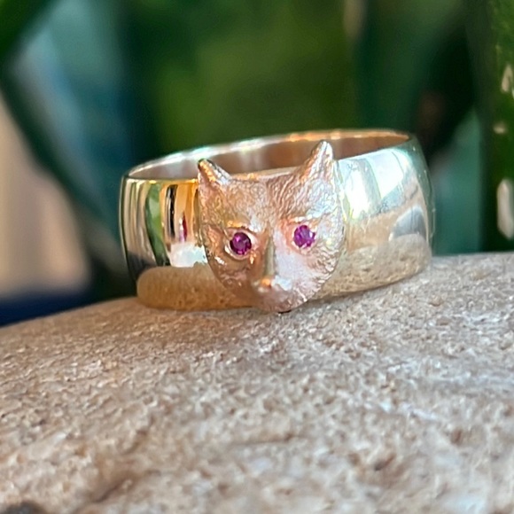 Vintage Jewelry - 14 karat gold and Ruby Vintage fox ring
